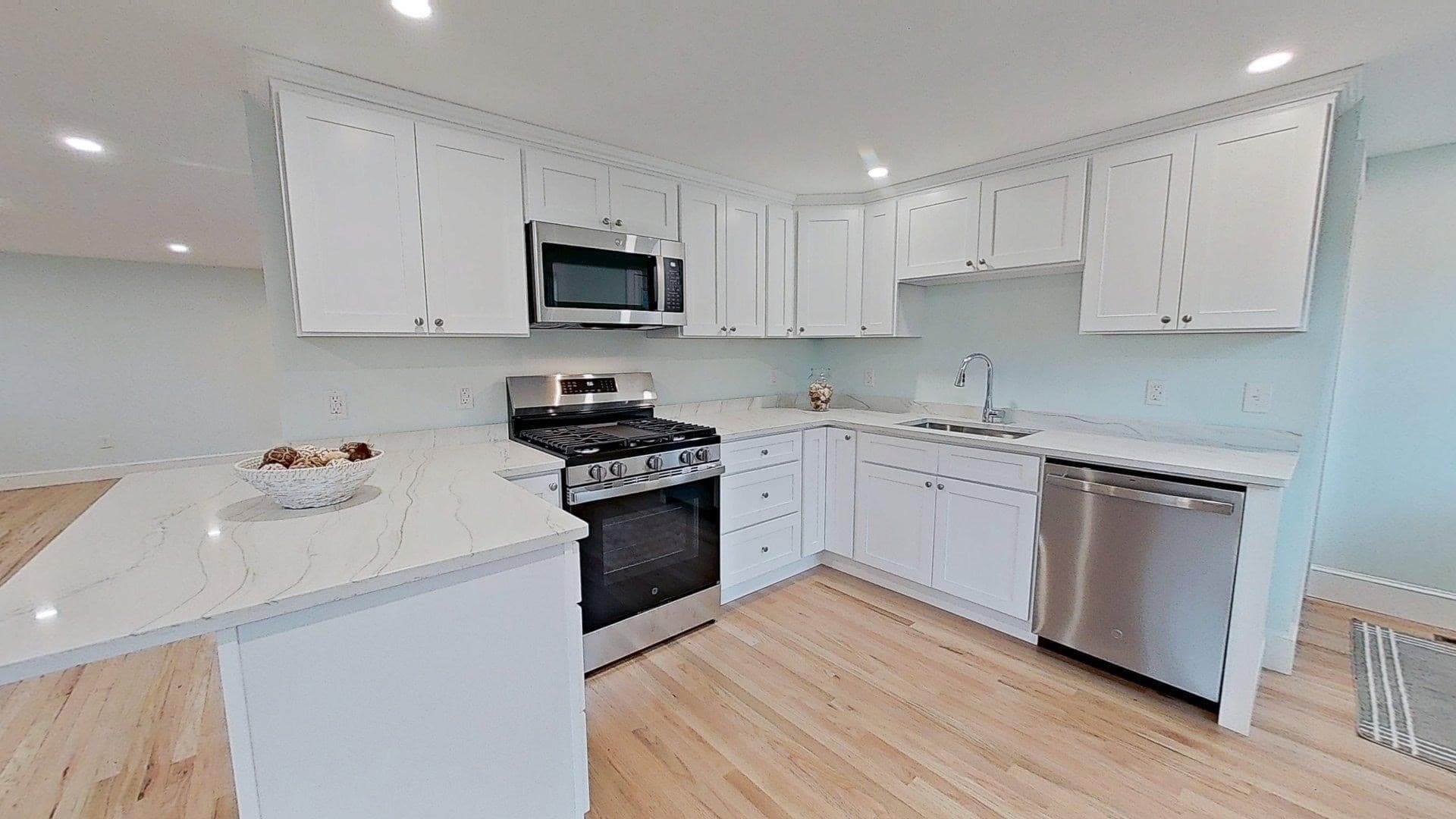 Single Family Residence at 28 Lakefield Rd, Yarmouth MA 02664, photo 4 of 30
