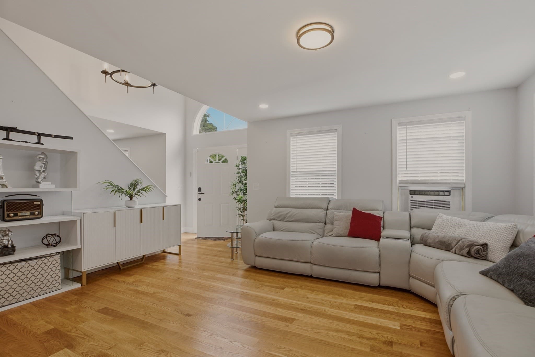 Single Family Residence at 724 Woodman St, Fall River MA 02724, photo 6 of 37