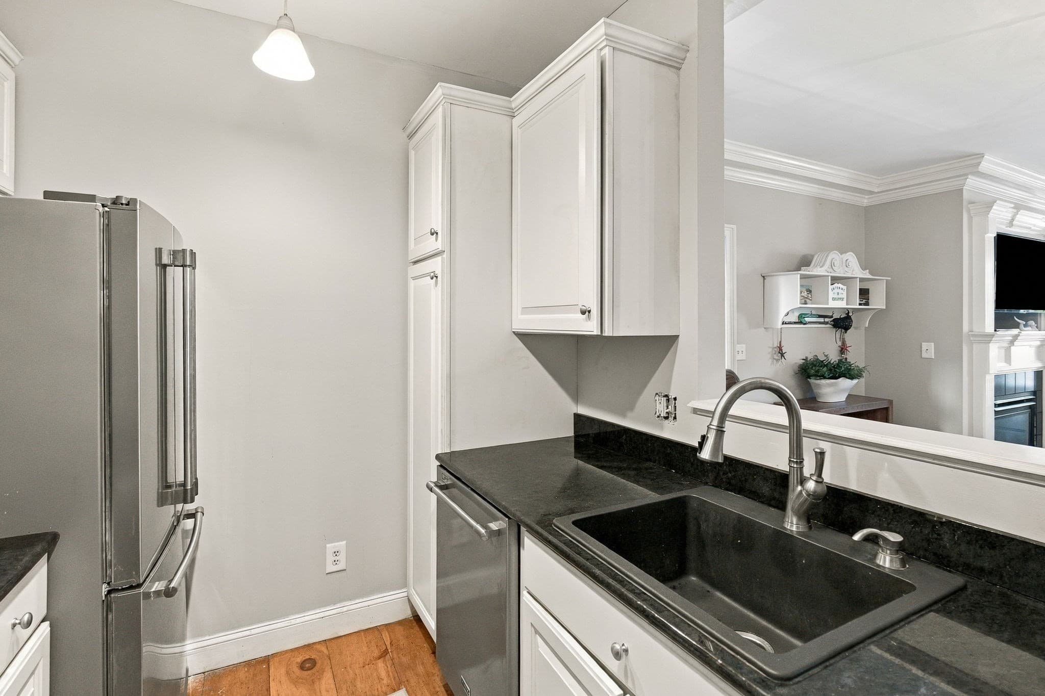 Condominium at 131 Merrimac St # 1, Newburyport MA 01950, photo 16 of 24