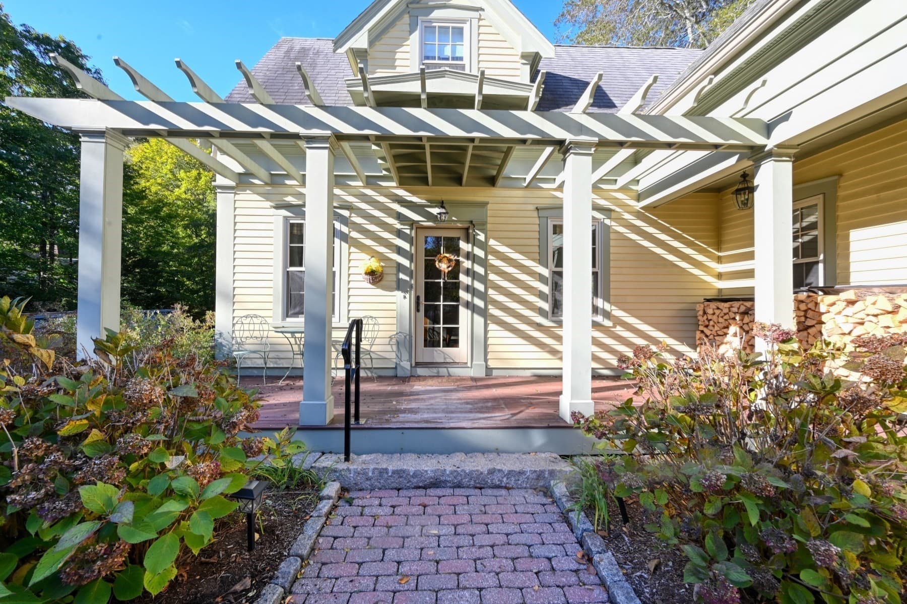 Single Family Residence at 240 Oldham Street, Pembroke MA 02359, photo 6 of 38