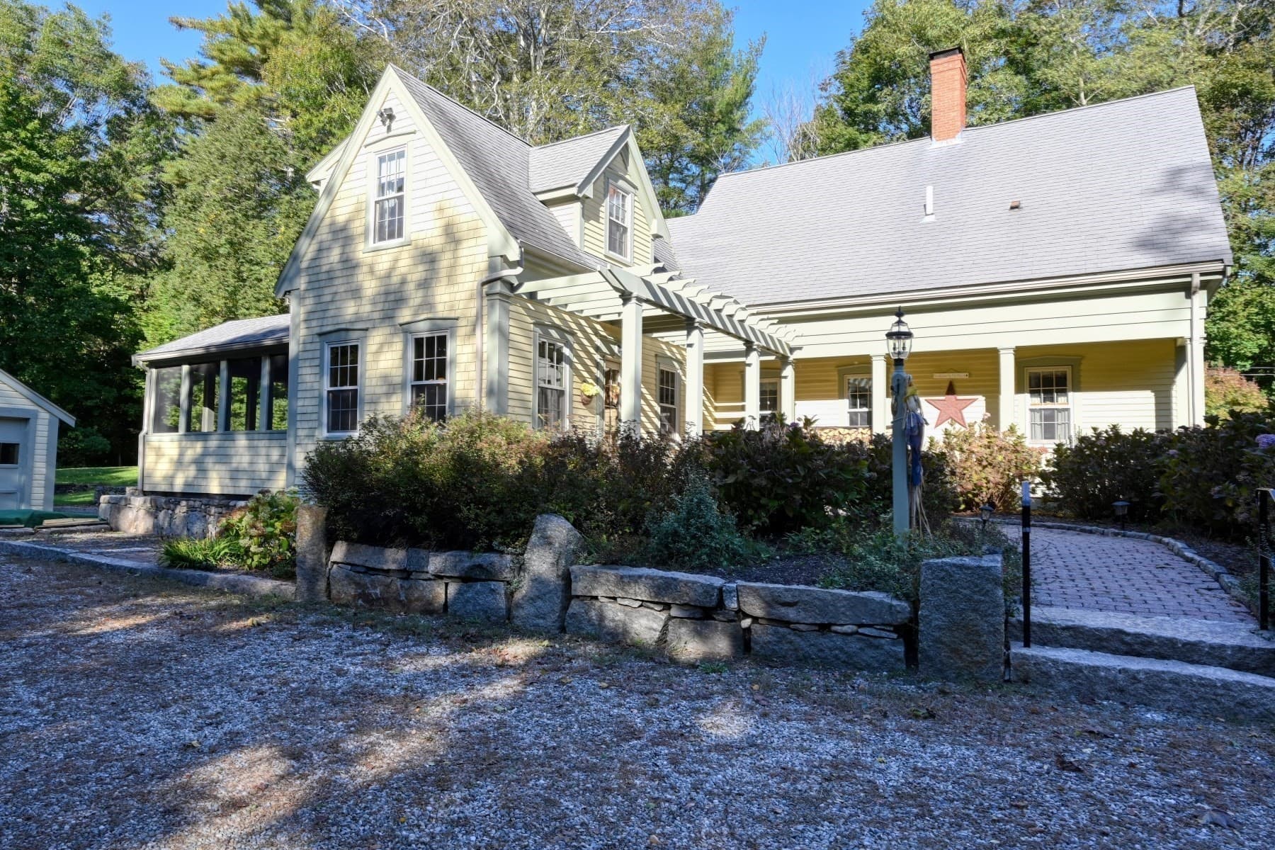 Single Family Residence at 240 Oldham Street, Pembroke MA 02359, photo 5 of 38