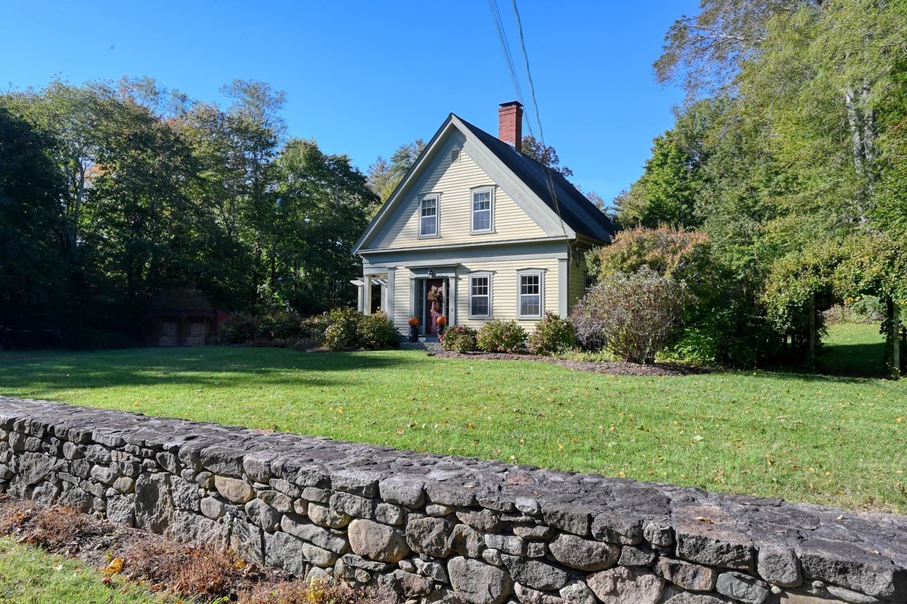 Single Family Residence at 240 Oldham Street, Pembroke MA 02359, photo 8 of 38