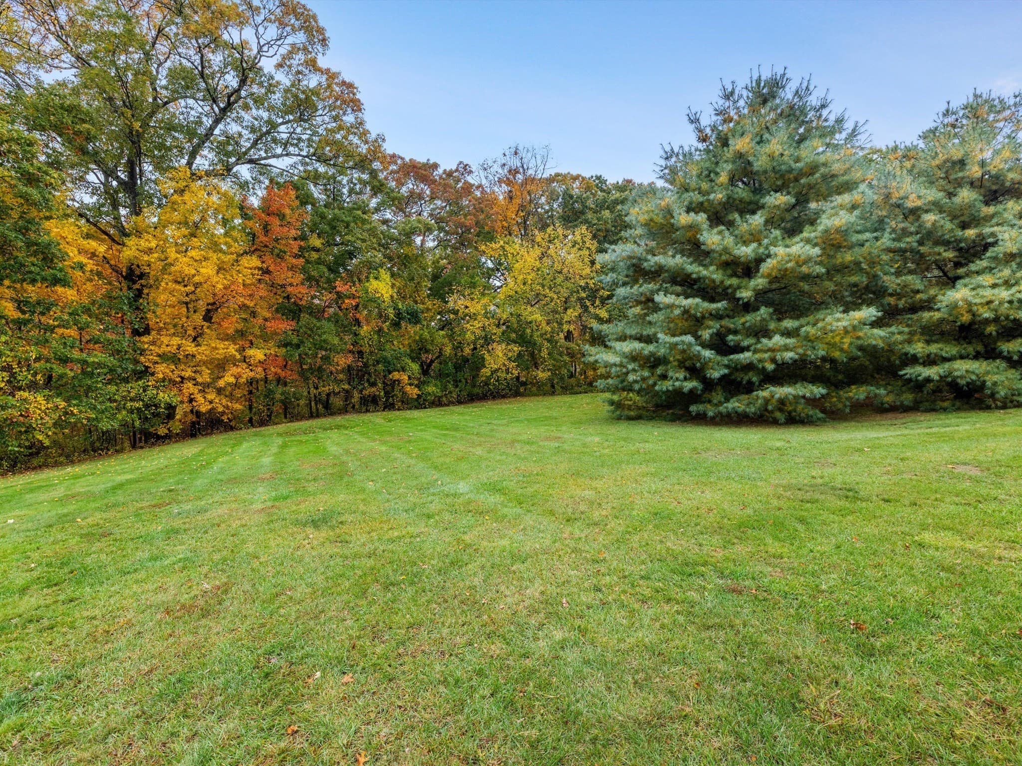 Condominium at 40 Powder Hill Way # 40, Westborough MA 01581, photo 3 of 42