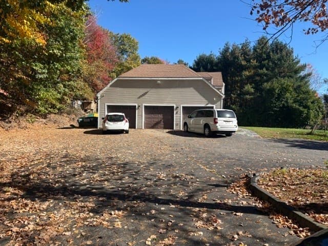 Single Family Residence at 95 Jewett St, Pepperell MA 01463, photo 3 of 25
