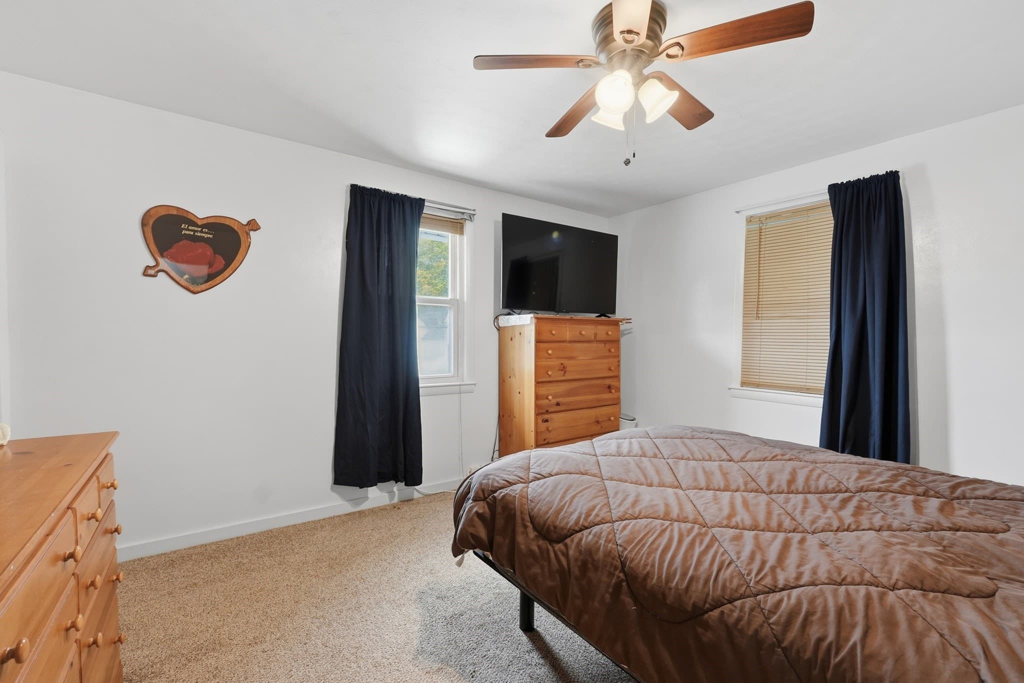 Single Family Residence at 605 Chandler St, Worcester MA 01602, photo 23 of 39