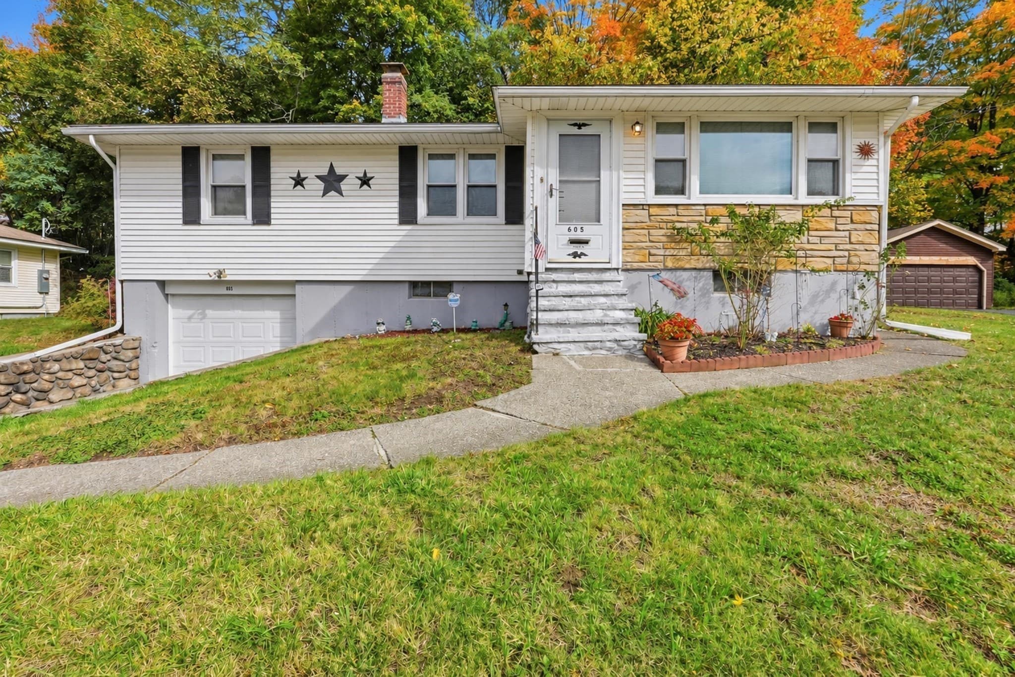 605 Chandler St, Worcester MA 01602