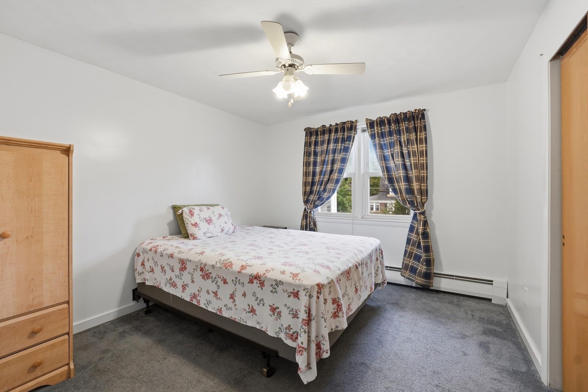 Single Family Residence at 605 Chandler St, Worcester MA 01602, photo 11 of 39