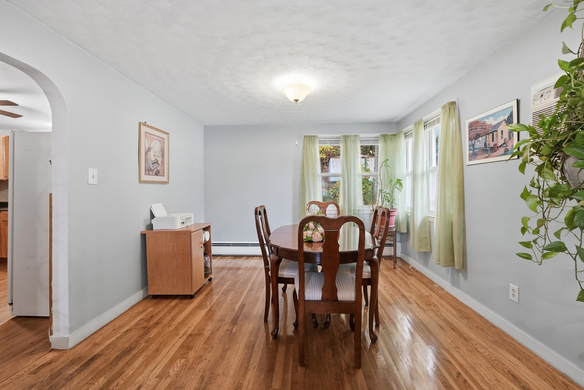 Single Family Residence at 605 Chandler St, Worcester MA 01602, photo 8 of 39