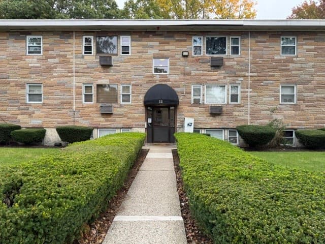 Condominium at 11 Auna Dr # 3, Brockton MA 02301, photo 2 of 10