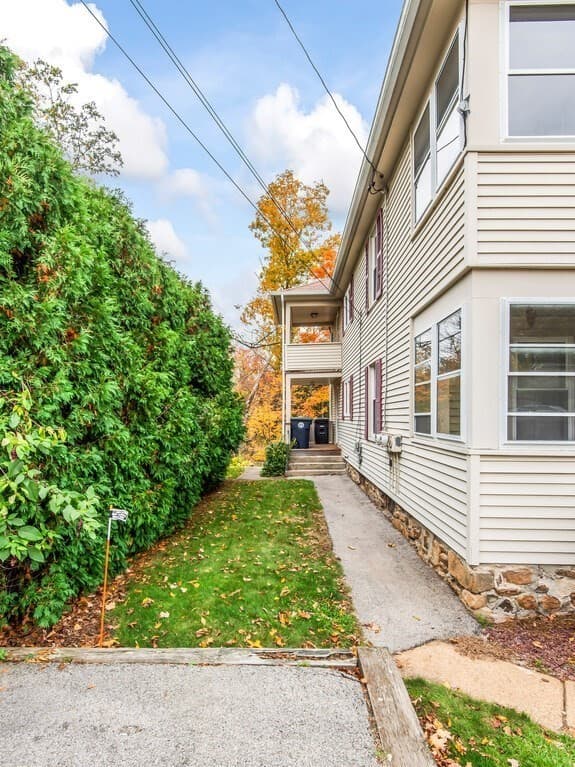 Multi Family at 20 Roger St, Southbridge MA 01550, photo 26 of 34
