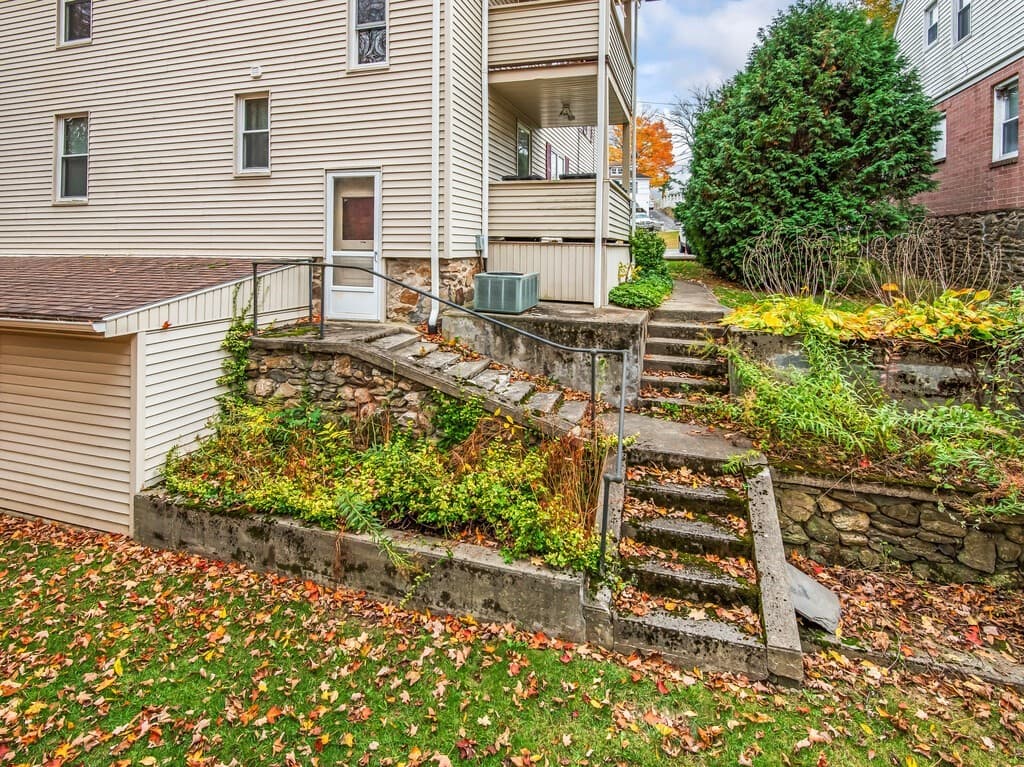 Multi Family at 20 Roger St, Southbridge MA 01550, photo 32 of 34