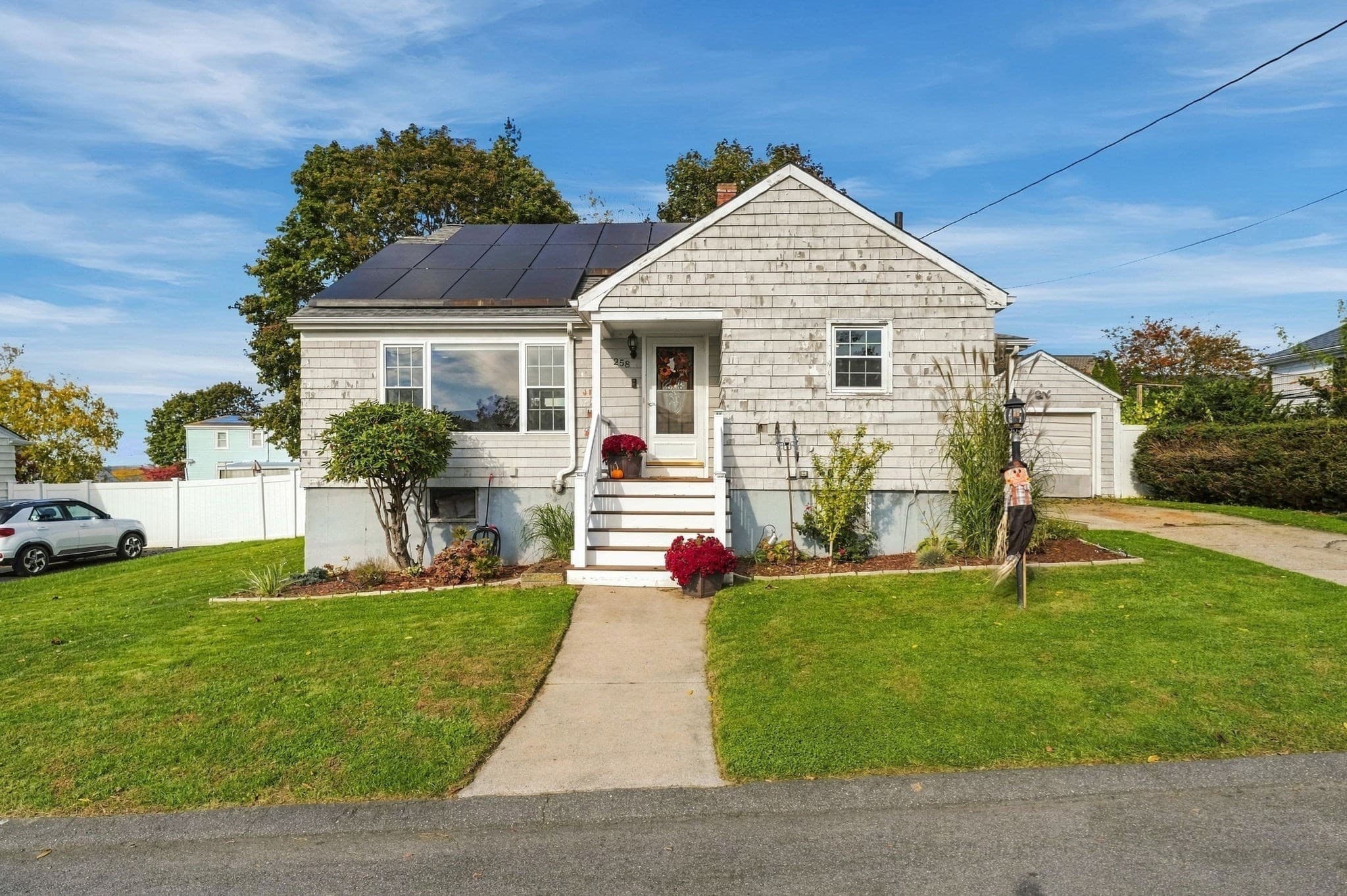 258 Goodwin St, Fall River MA 02724