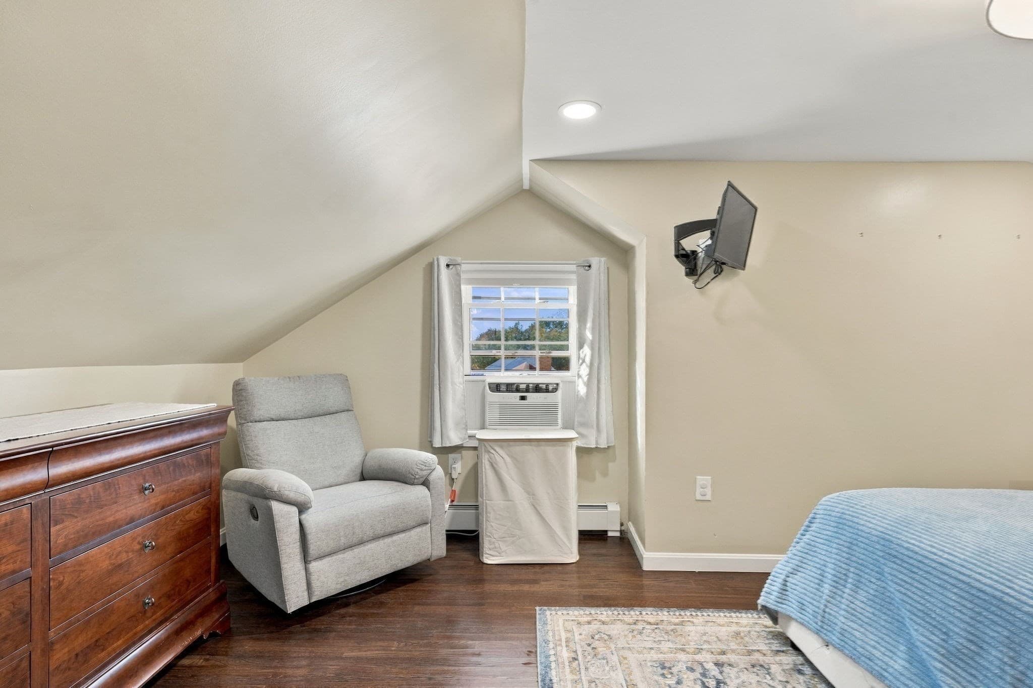 Single Family Residence at 258 Goodwin St, Fall River MA 02724, photo 24 of 34