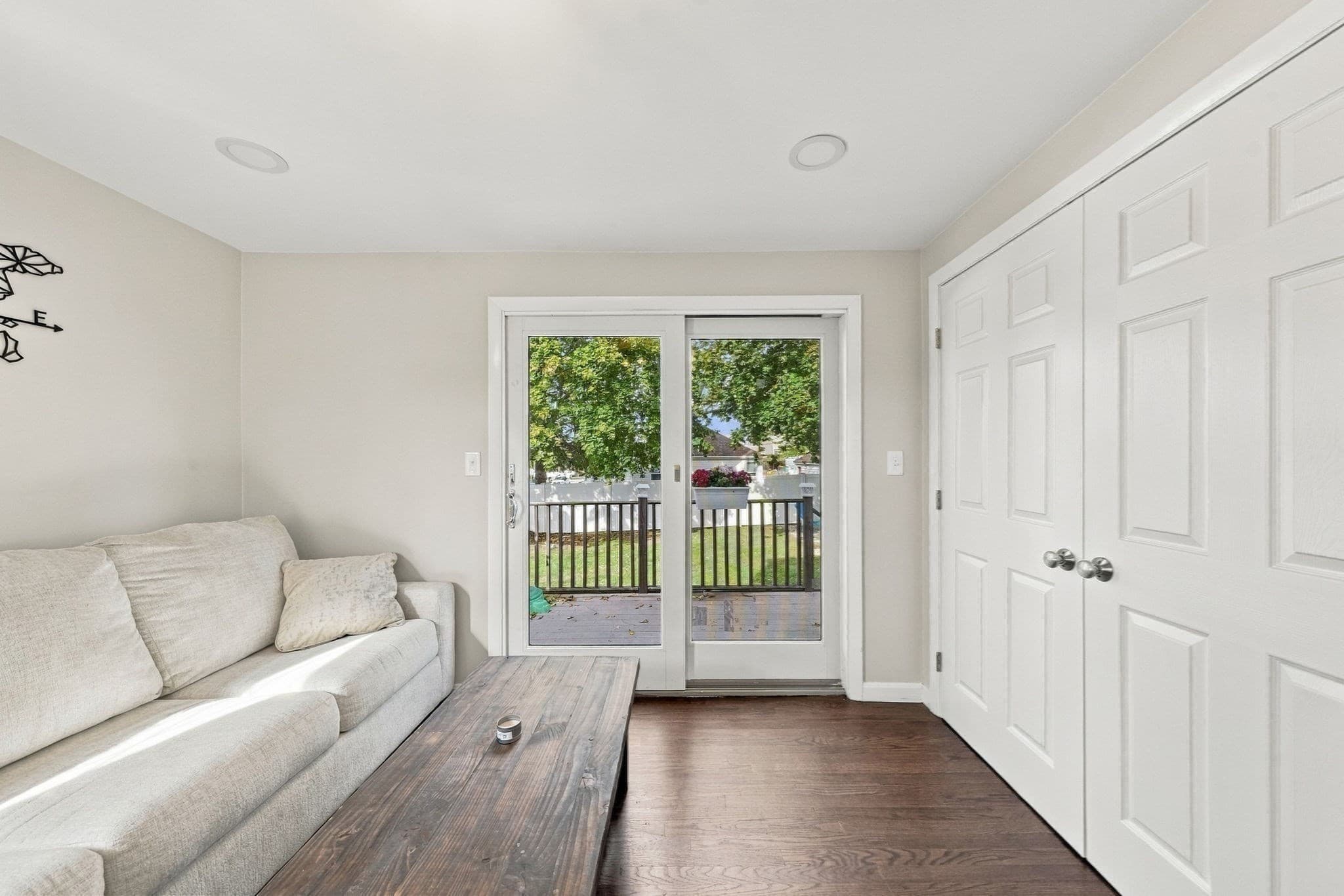 Single Family Residence at 258 Goodwin St, Fall River MA 02724, photo 14 of 34