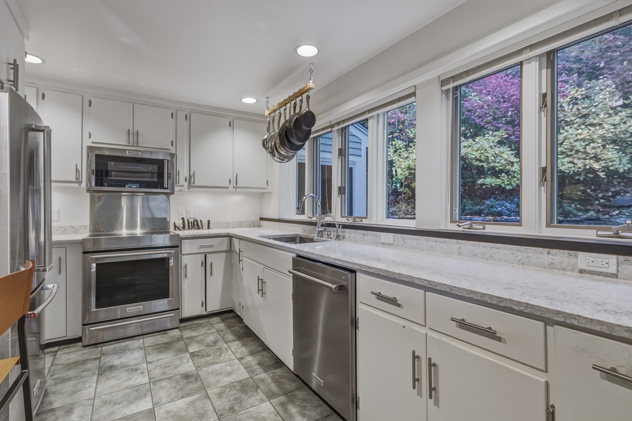 Single Family Residence at 31 Langworthy Rd, Northampton MA 01060, photo 12 of 38