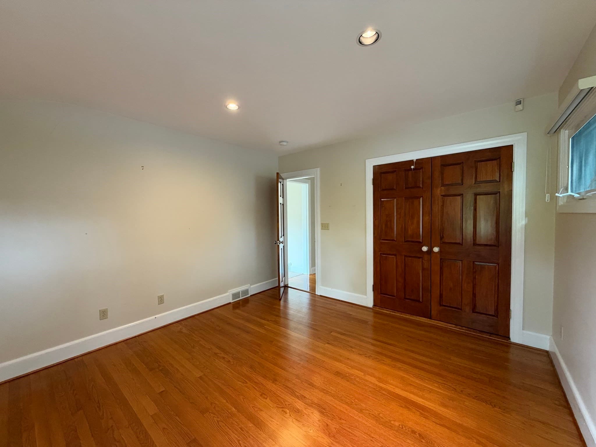 Single Family Residence at 25 Wayne Memorial Dr, Dartmouth MA 02747, photo 23 of 42