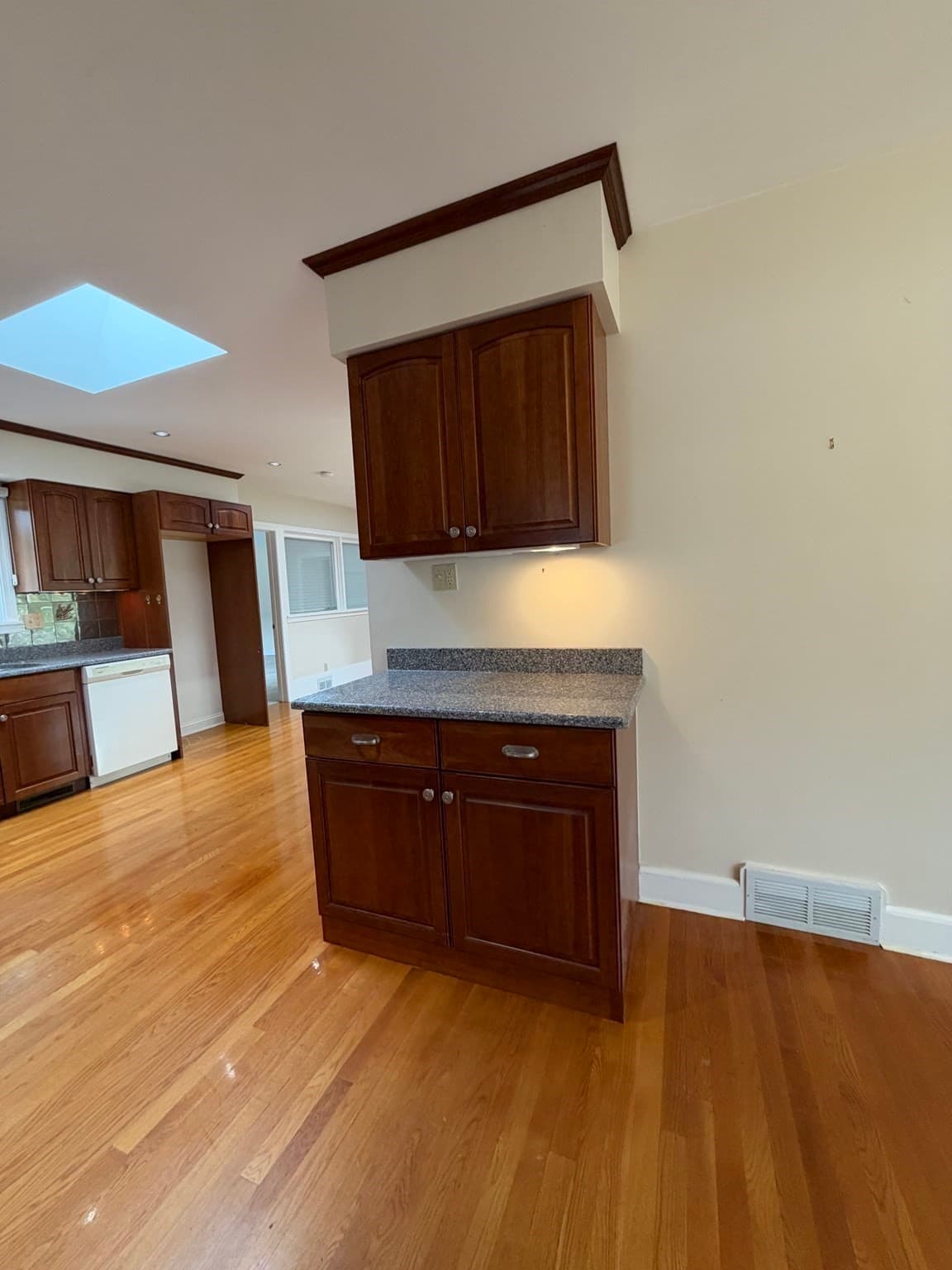 Single Family Residence at 25 Wayne Memorial Dr, Dartmouth MA 02747, photo 6 of 42