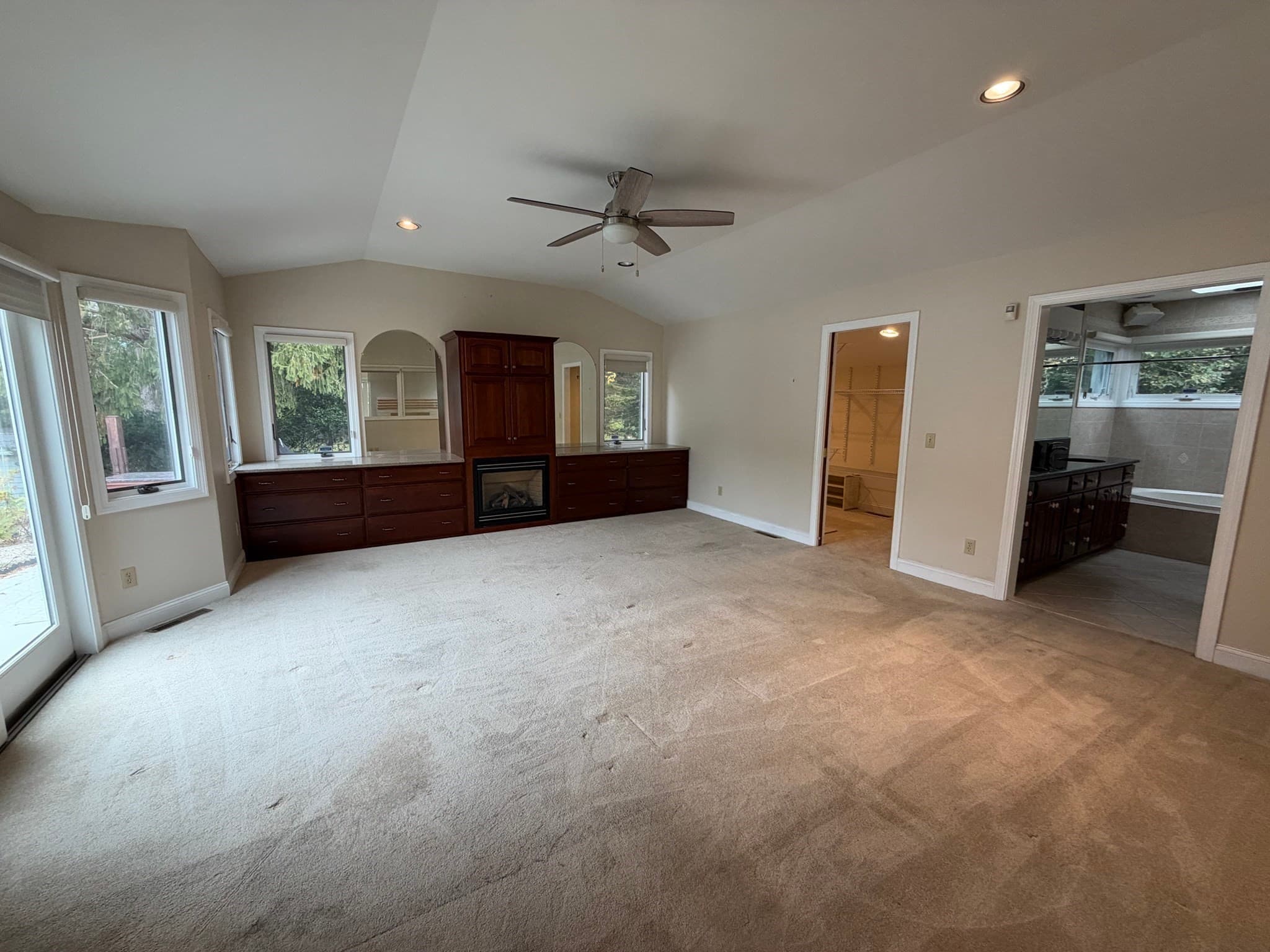 Single Family Residence at 25 Wayne Memorial Dr, Dartmouth MA 02747, photo 13 of 42