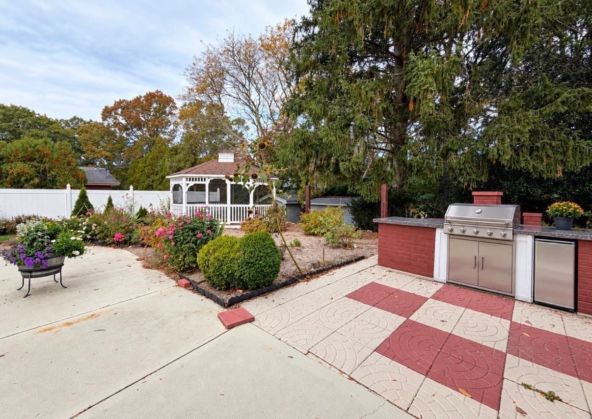 Single Family Residence at 25 Wayne Memorial Dr, Dartmouth MA 02747, photo 36 of 42