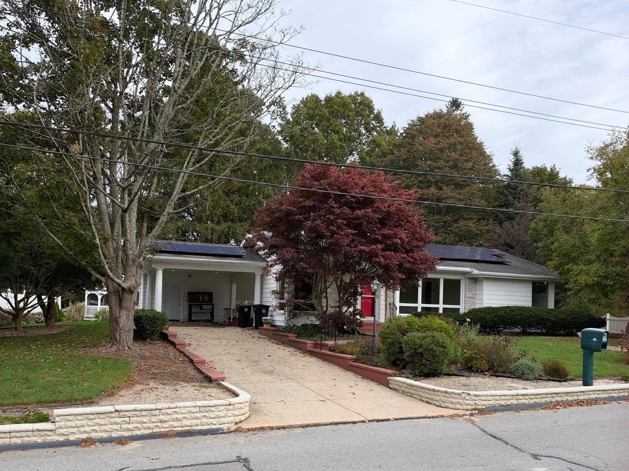 25 Wayne Memorial Dr, Dartmouth MA 02747