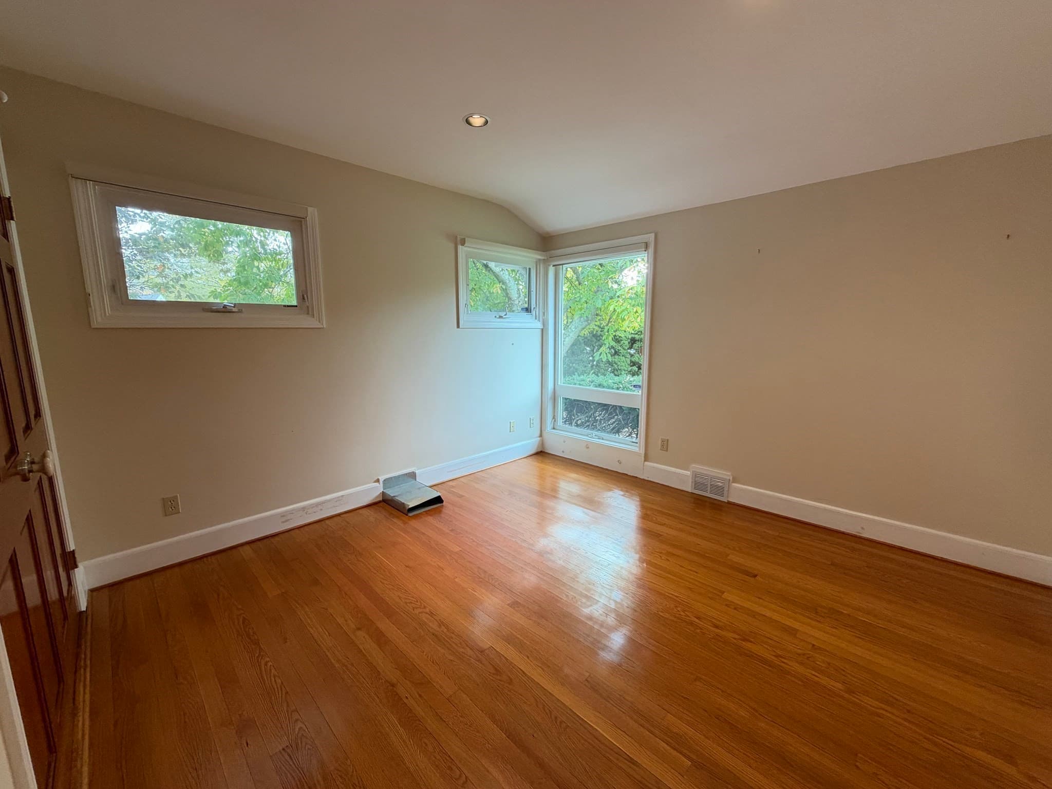 Single Family Residence at 25 Wayne Memorial Dr, Dartmouth MA 02747, photo 10 of 42