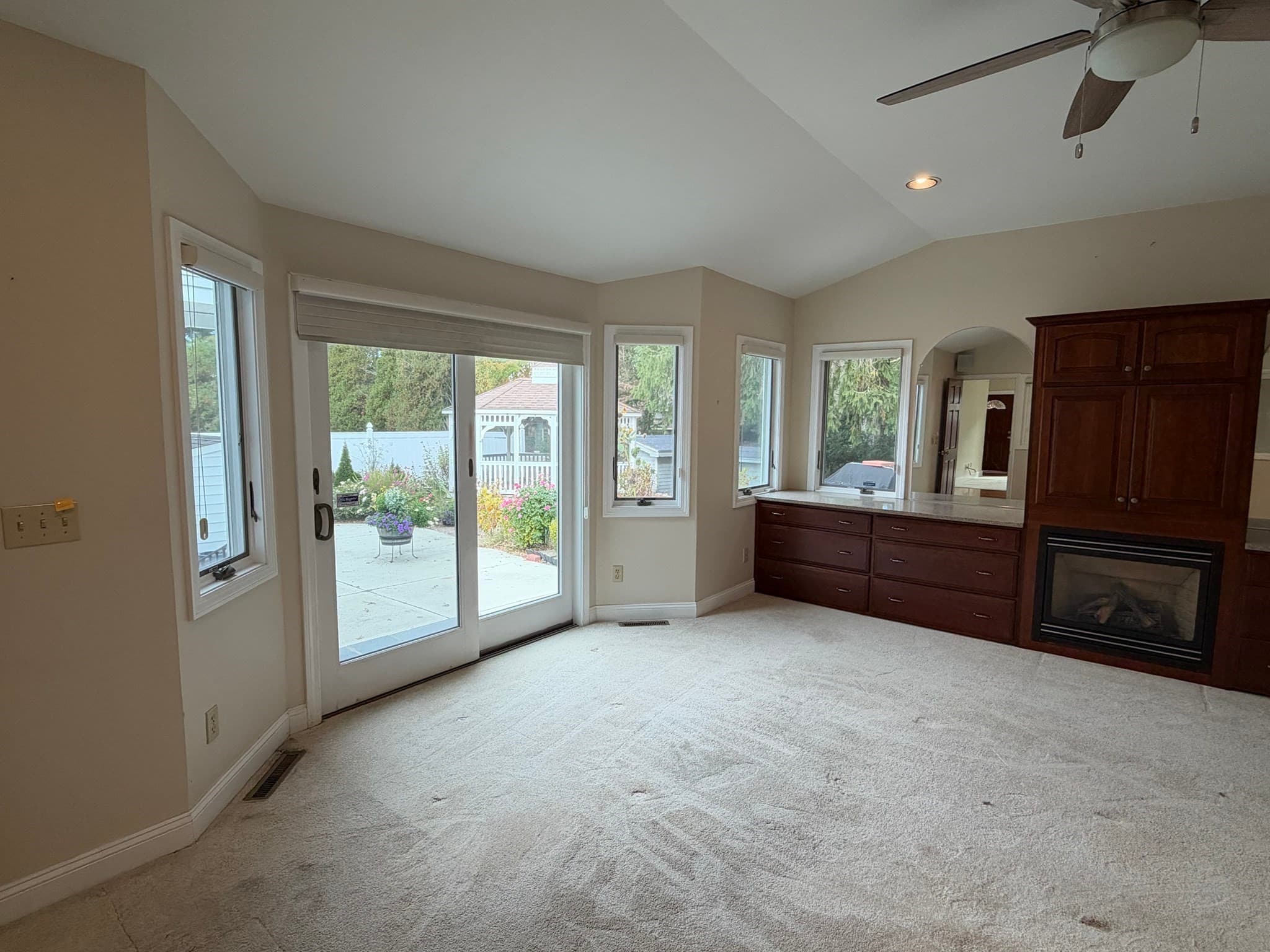 Single Family Residence at 25 Wayne Memorial Dr, Dartmouth MA 02747, photo 15 of 42