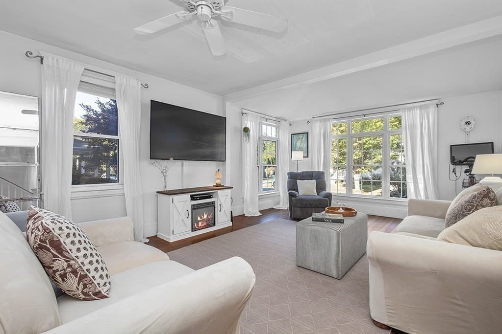 Single Family Residence at 54 Riverside Place, Walpole MA 02081, photo 7 of 29