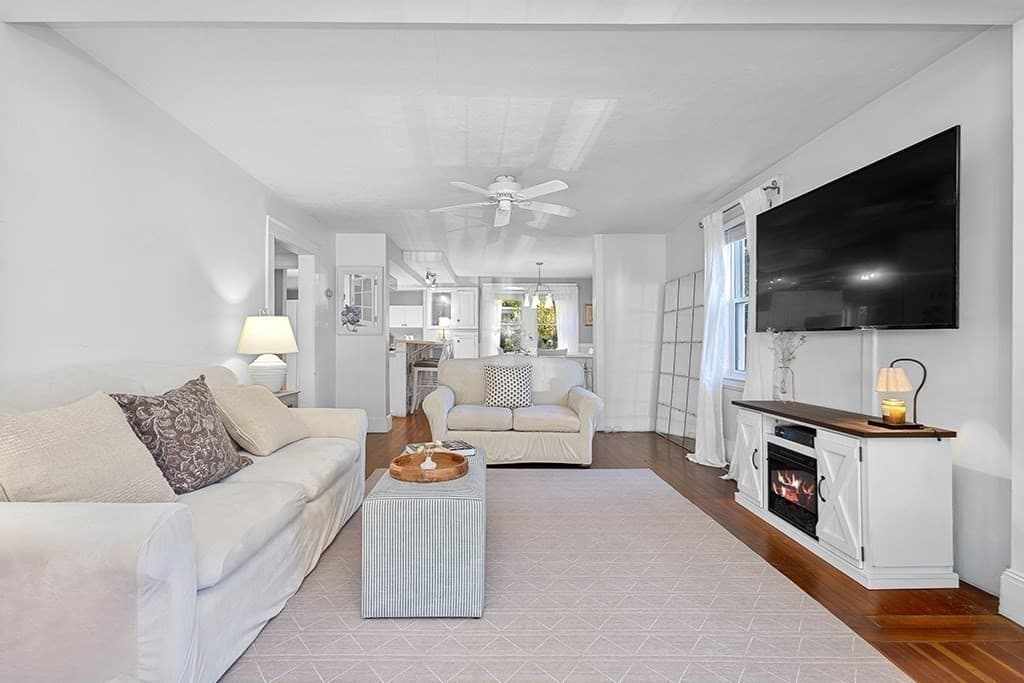Single Family Residence at 54 Riverside Place, Walpole MA 02081, photo 9 of 29