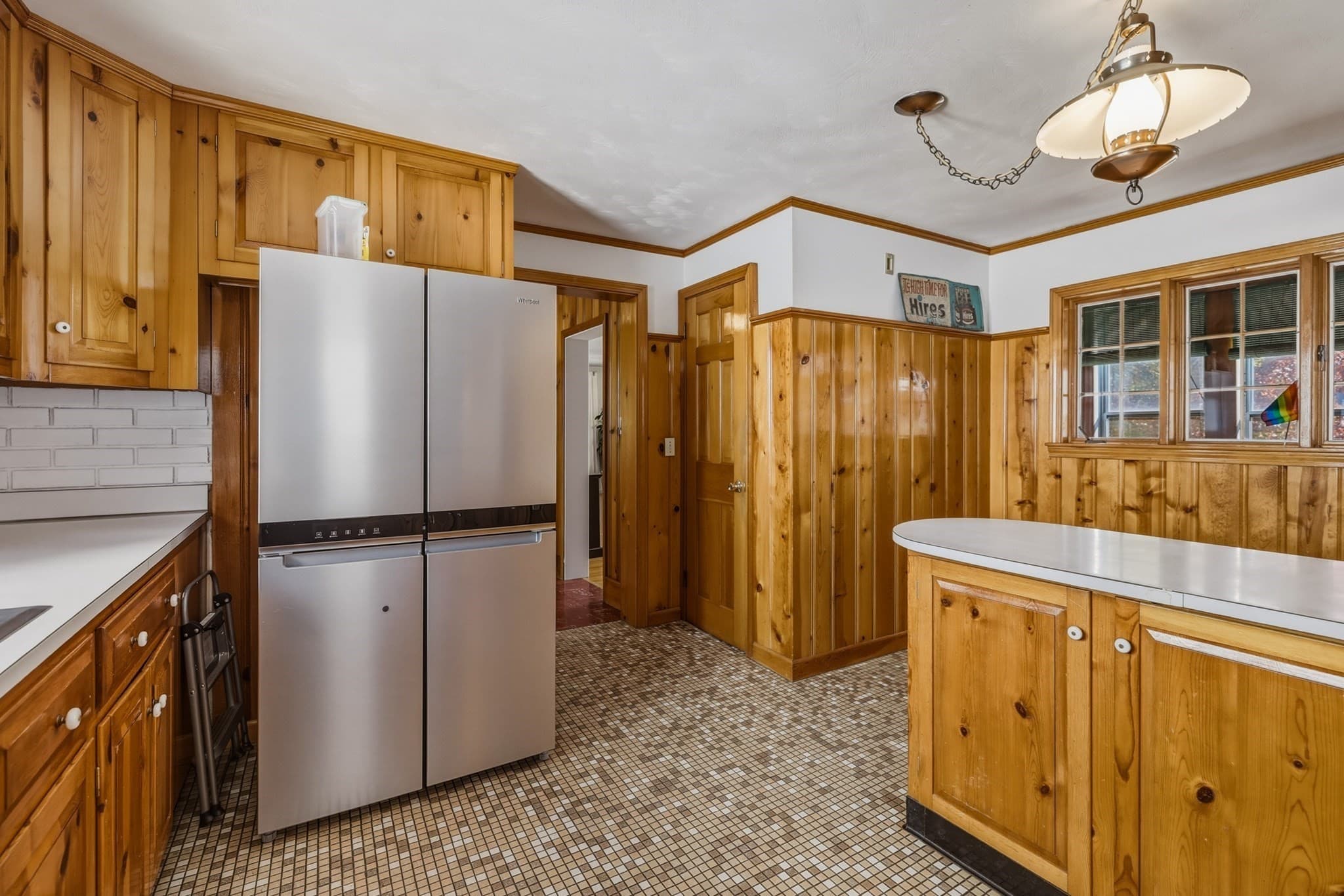 Single Family Residence at 196 Sargeant St, Holyoke MA 01040, photo 17 of 30