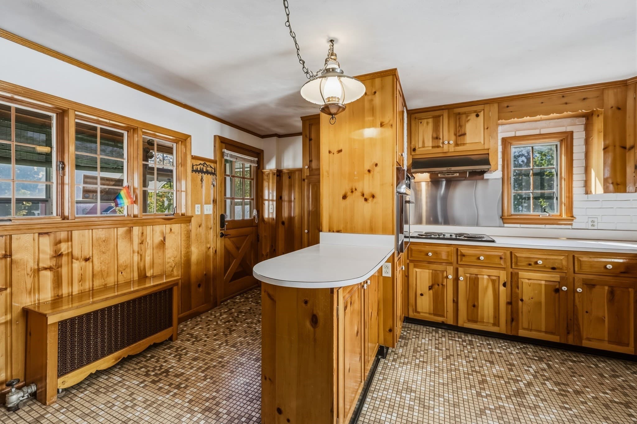 Single Family Residence at 196 Sargeant St, Holyoke MA 01040, photo 12 of 30