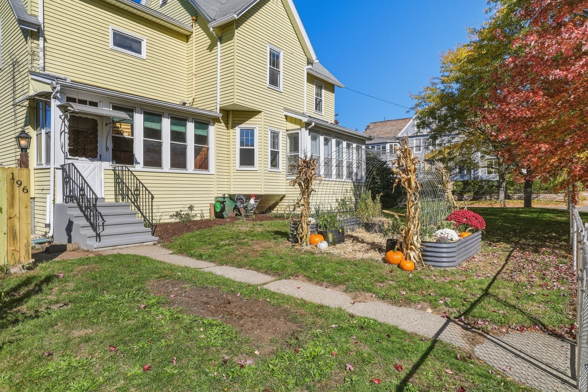 196 Sargeant St, Holyoke MA 01040