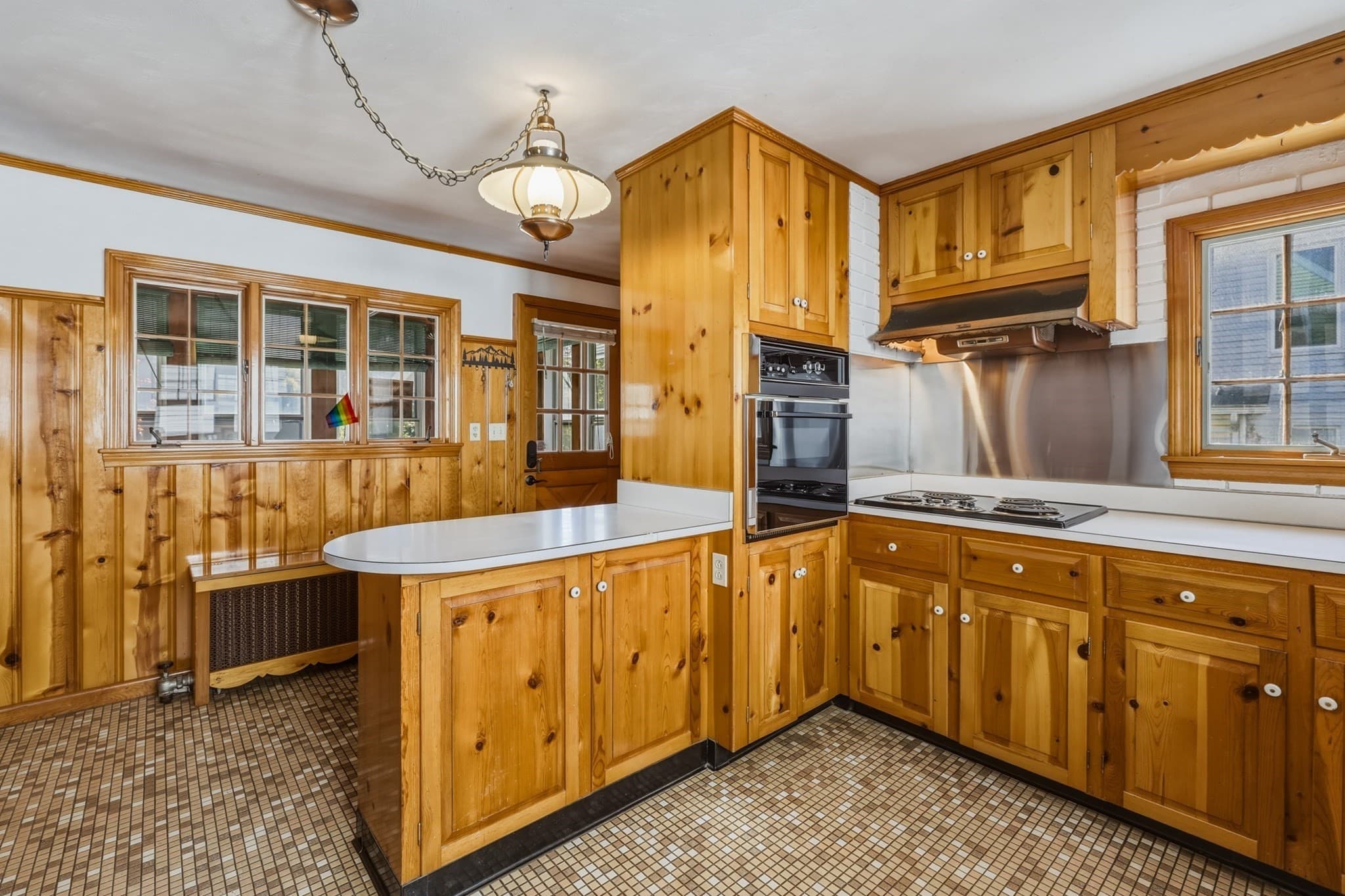 Single Family Residence at 196 Sargeant St, Holyoke MA 01040, photo 18 of 30