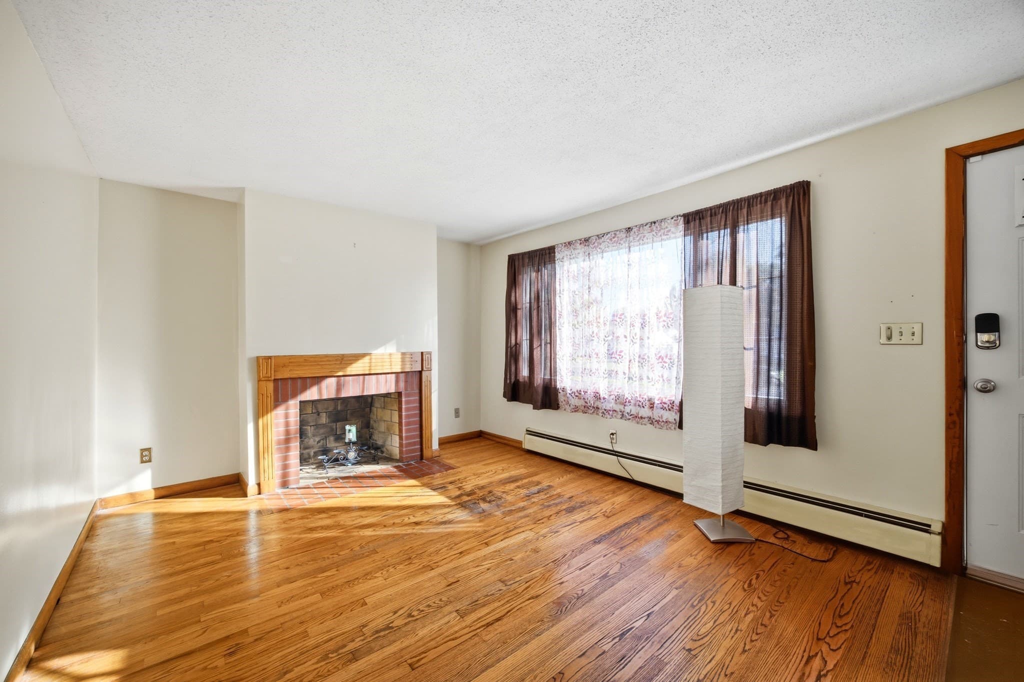 Single Family Residence at 42 Paulson Dr, West Springfield MA 01089, photo 3 of 42
