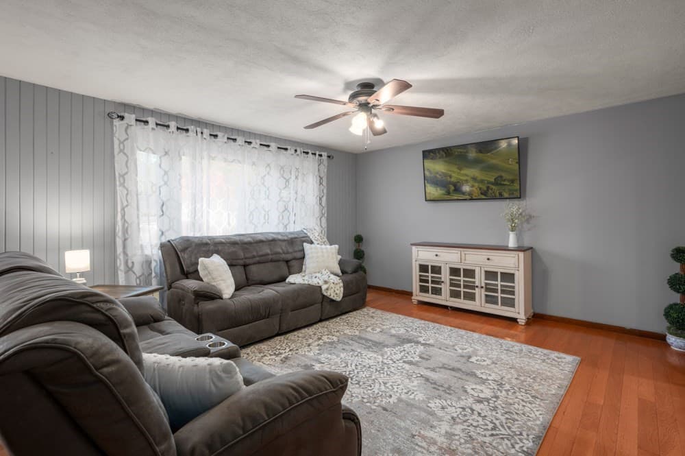 Single Family Residence at 1 Wagon Dr, North Reading MA 01864, photo 9 of 34