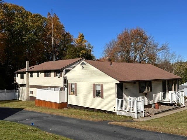 24 Woodland St, Millbury MA 01527