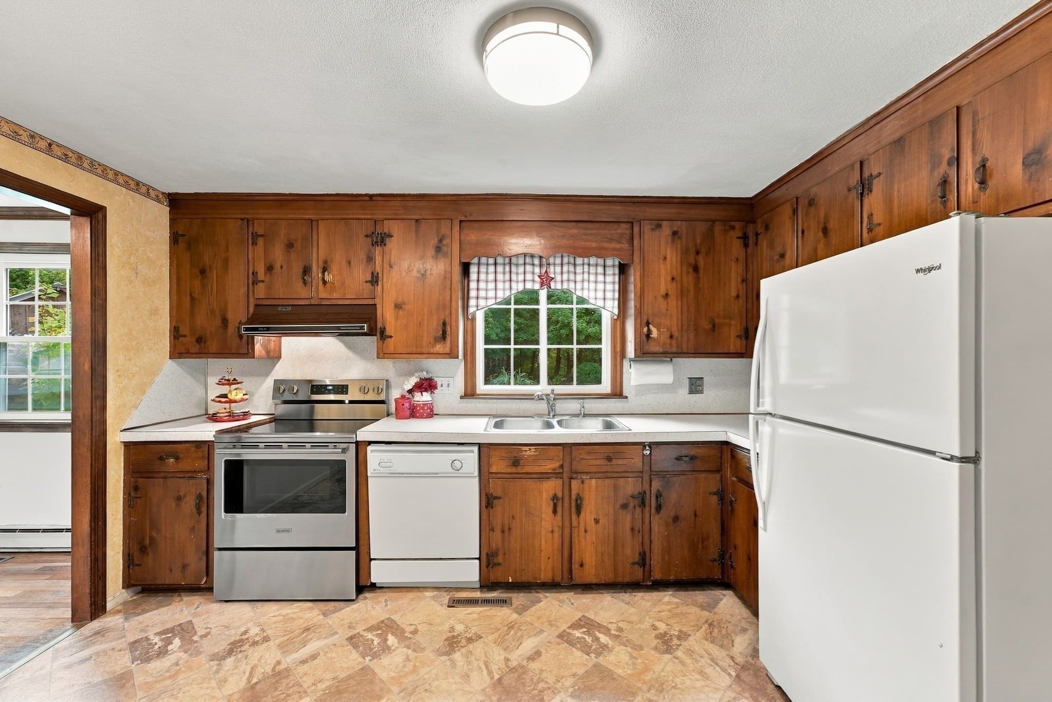 Single Family Residence at 74 Havenhurst Rd, West Springfield MA 01089, photo 16 of 40