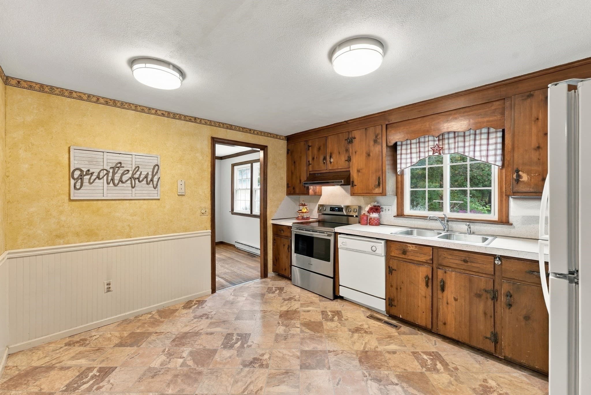 Single Family Residence at 74 Havenhurst Rd, West Springfield MA 01089, photo 14 of 40