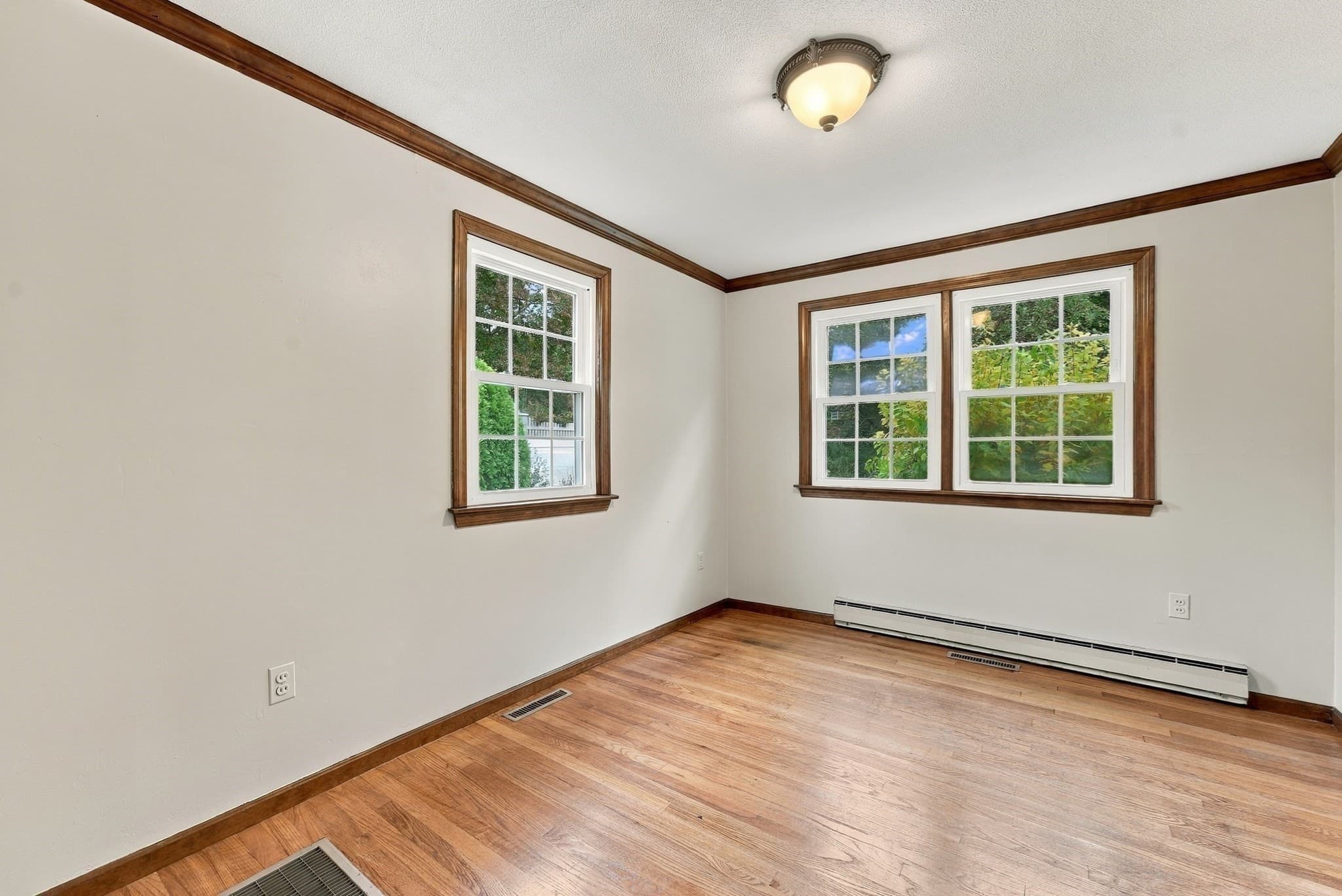 Single Family Residence at 74 Havenhurst Rd, West Springfield MA 01089, photo 11 of 40