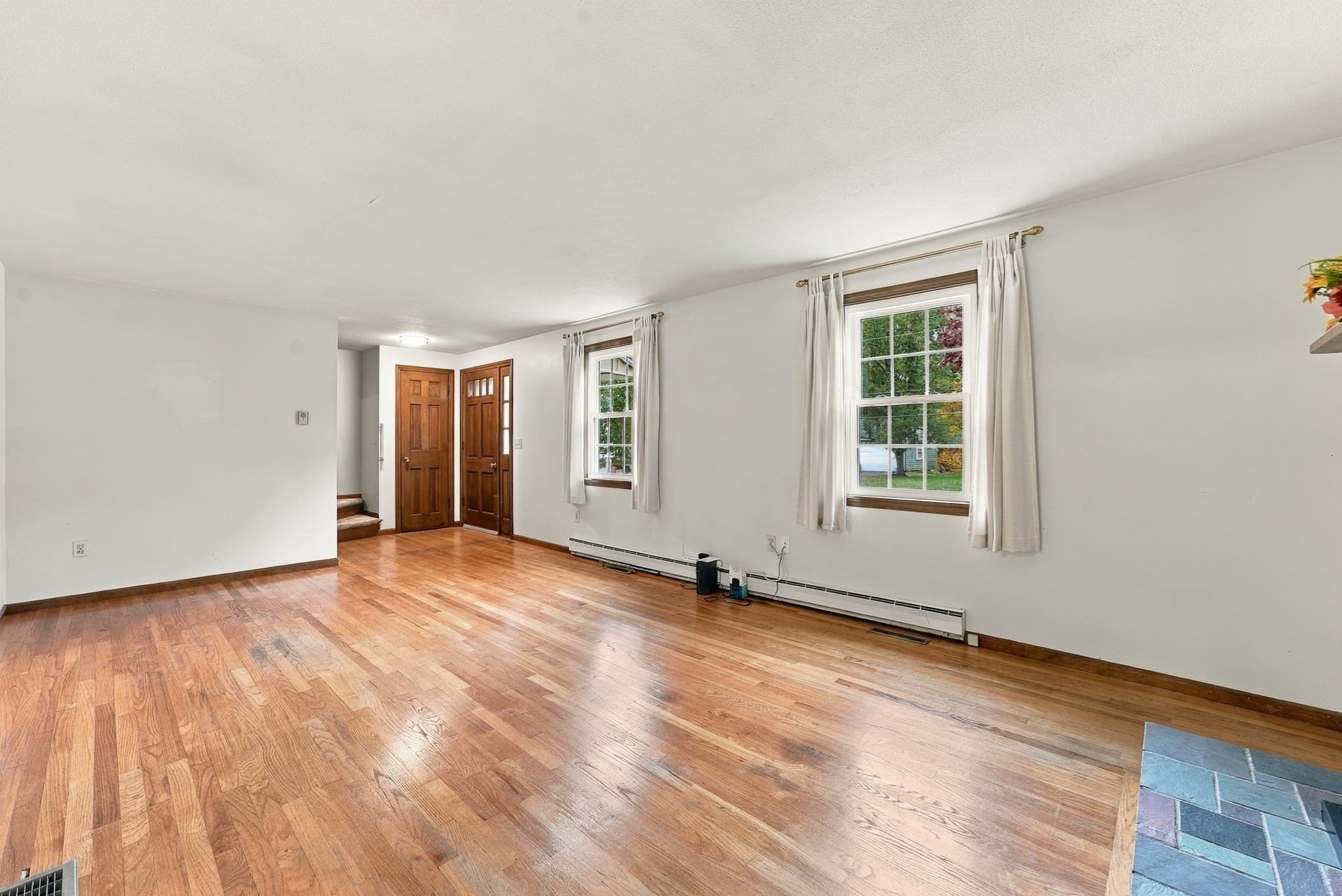 Single Family Residence at 74 Havenhurst Rd, West Springfield MA 01089, photo 8 of 40