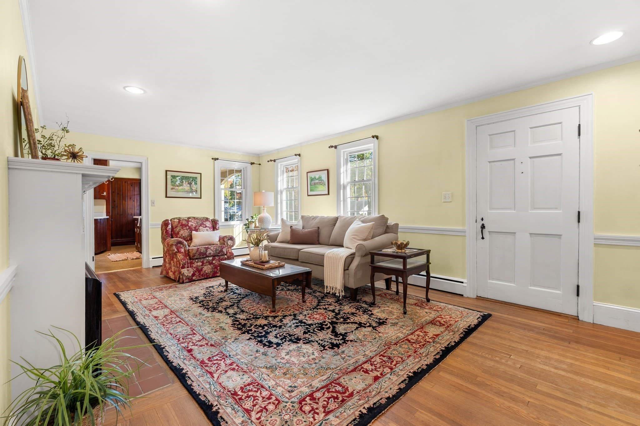 Single Family Residence at 20 Rivercliff Rd, Lowell MA 01852, photo 6 of 28