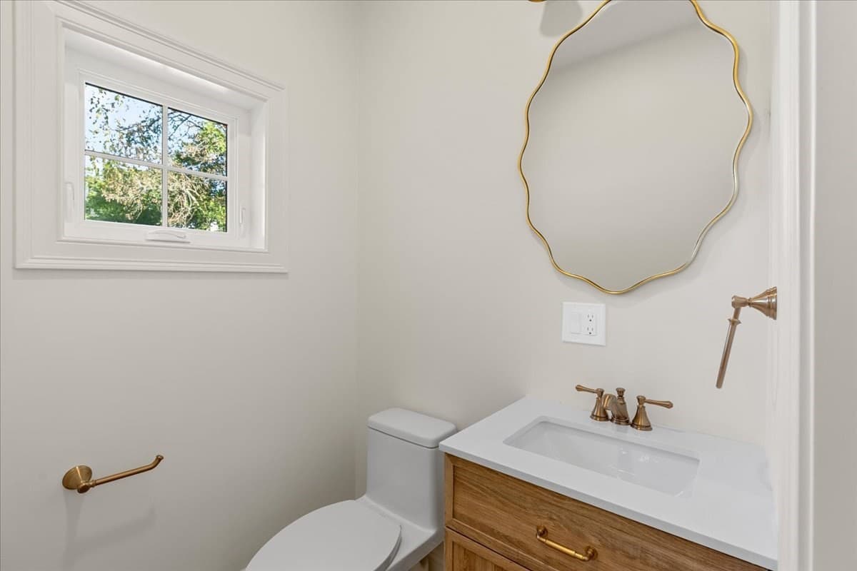Single Family Residence at 5 Adelaide Way, Marshfield MA 02050, photo 12 of 33
