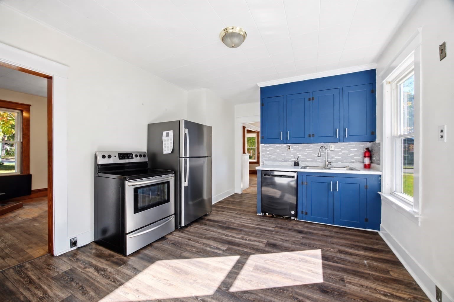 Single Family Residence at 25 Park Ave, Greenfield MA 01301, photo 11 of 36