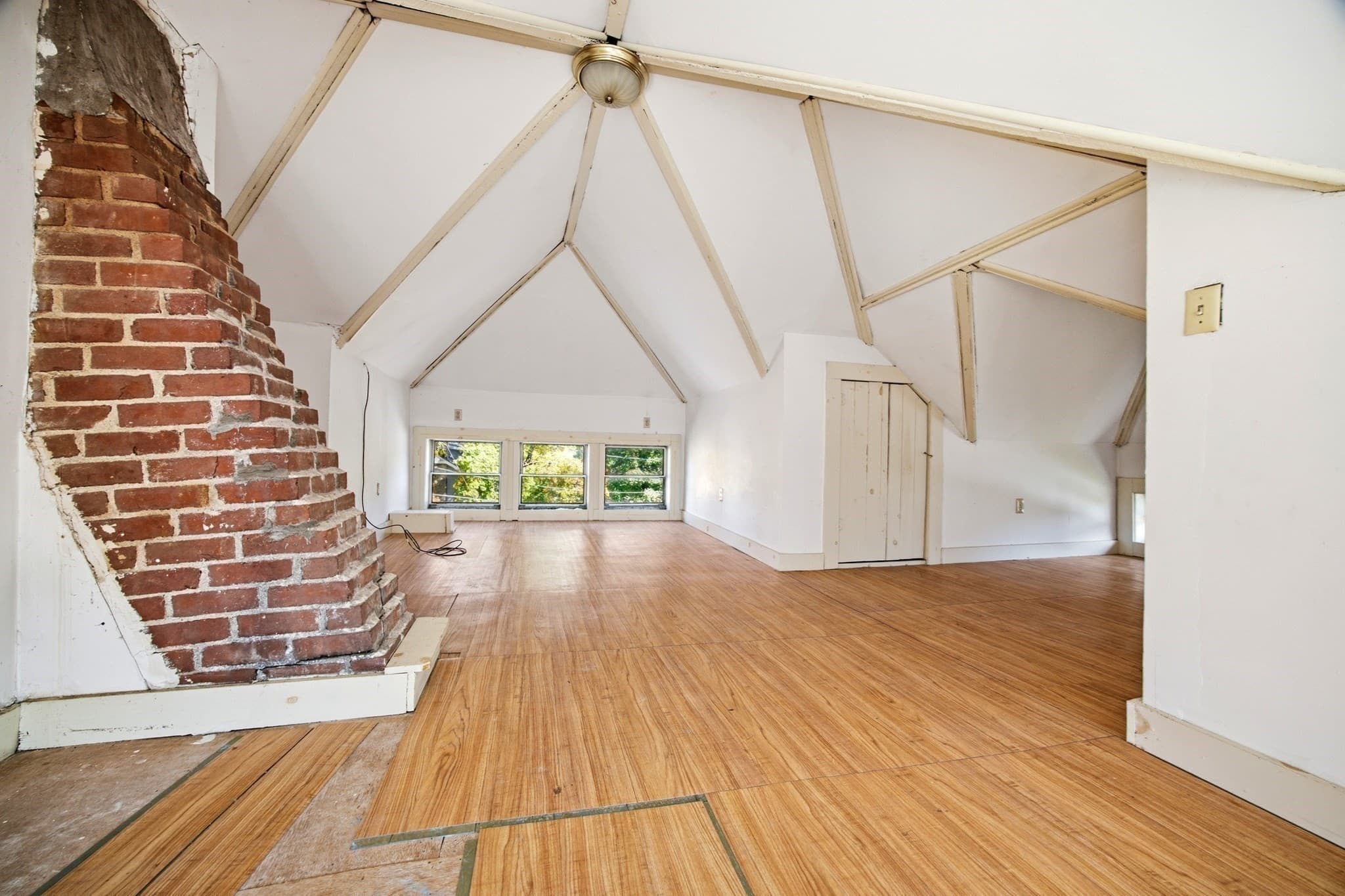 Single Family Residence at 25 Park Ave, Greenfield MA 01301, photo 35 of 36