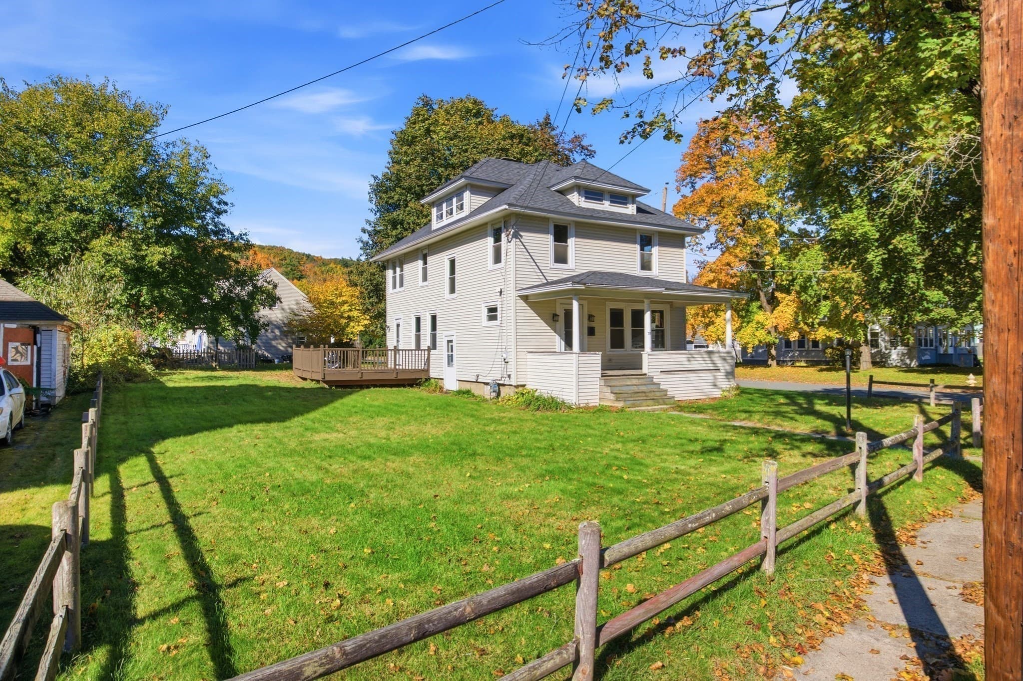Single Family Residence at 25 Park Ave, Greenfield MA 01301, photo 4 of 36