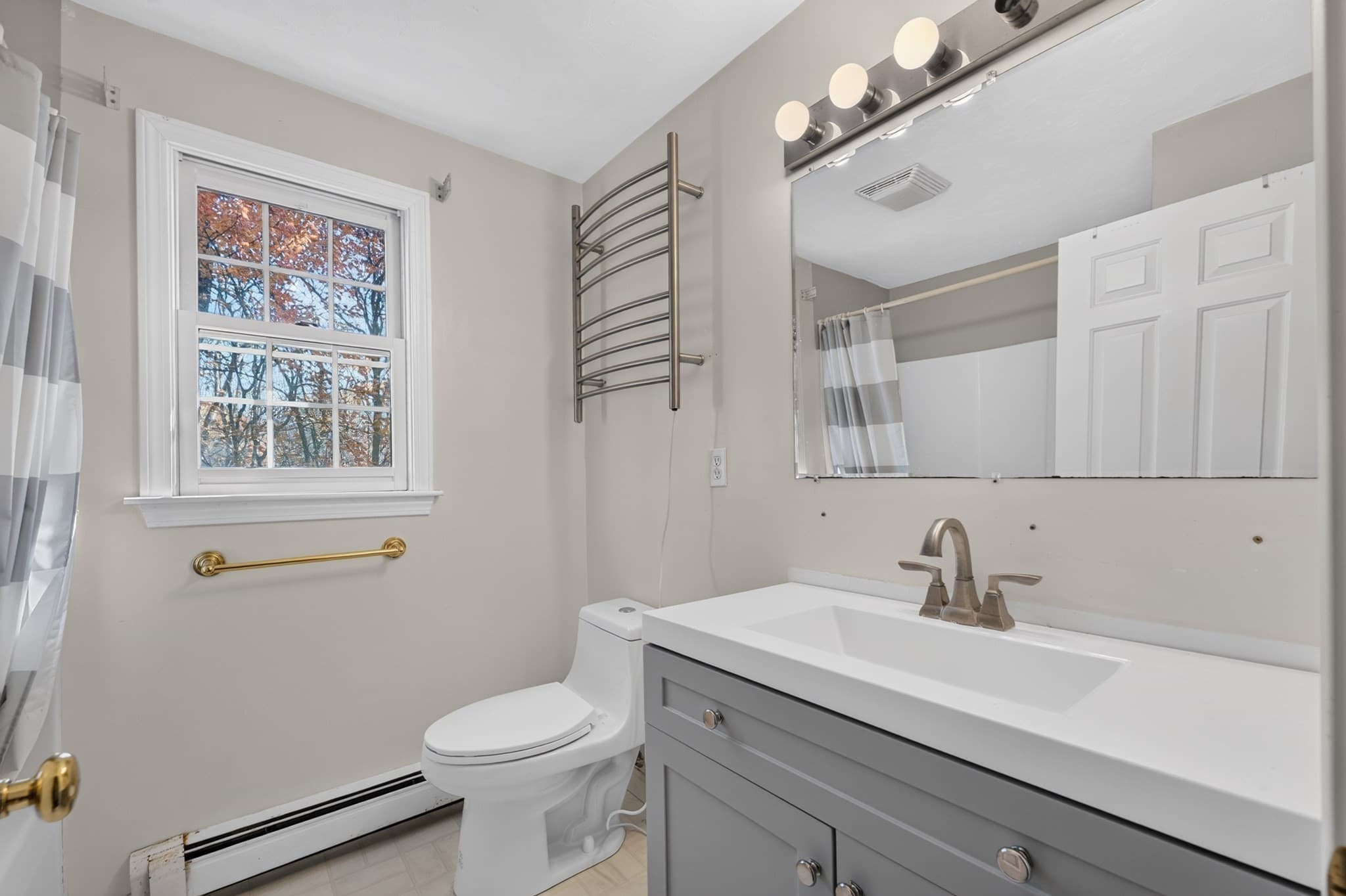Single Family Residence at 9 Arbor Drive, Shrewsbury MA 01545, photo 23 of 31