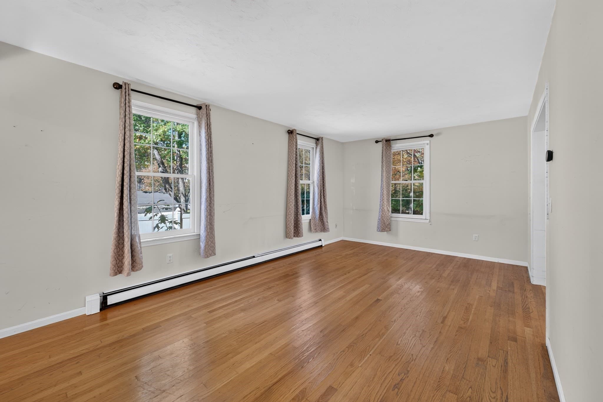 Single Family Residence at 9 Arbor Drive, Shrewsbury MA 01545, photo 13 of 31