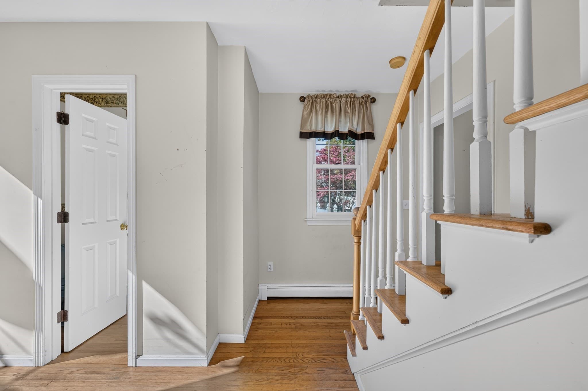 Single Family Residence at 9 Arbor Drive, Shrewsbury MA 01545, photo 17 of 31