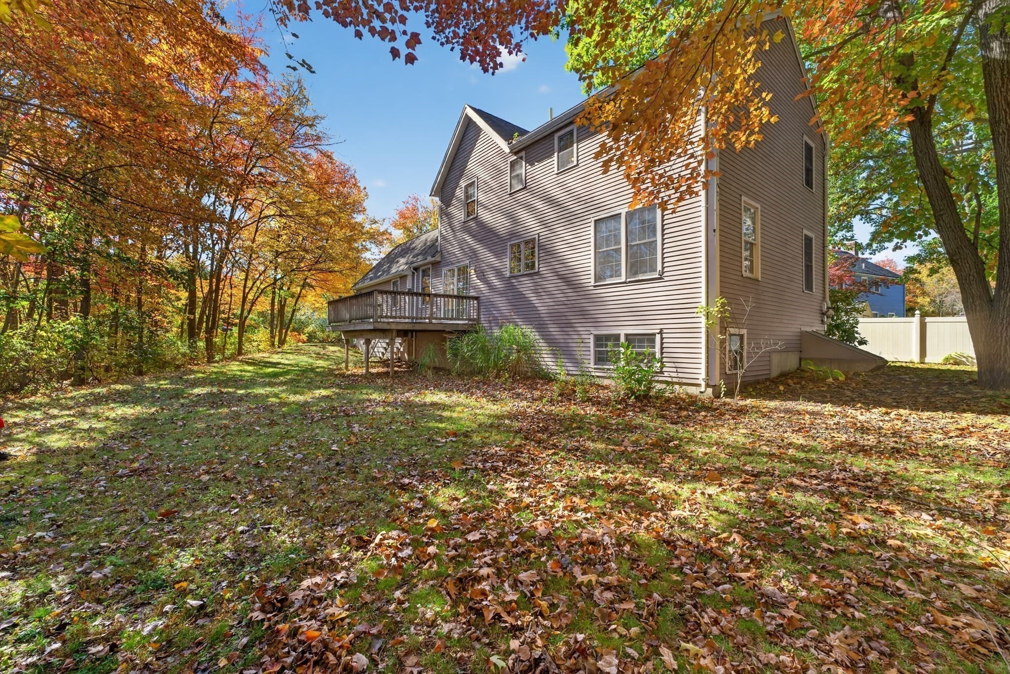 Single Family Residence at 9 Arbor Drive, Shrewsbury MA 01545, photo 3 of 31