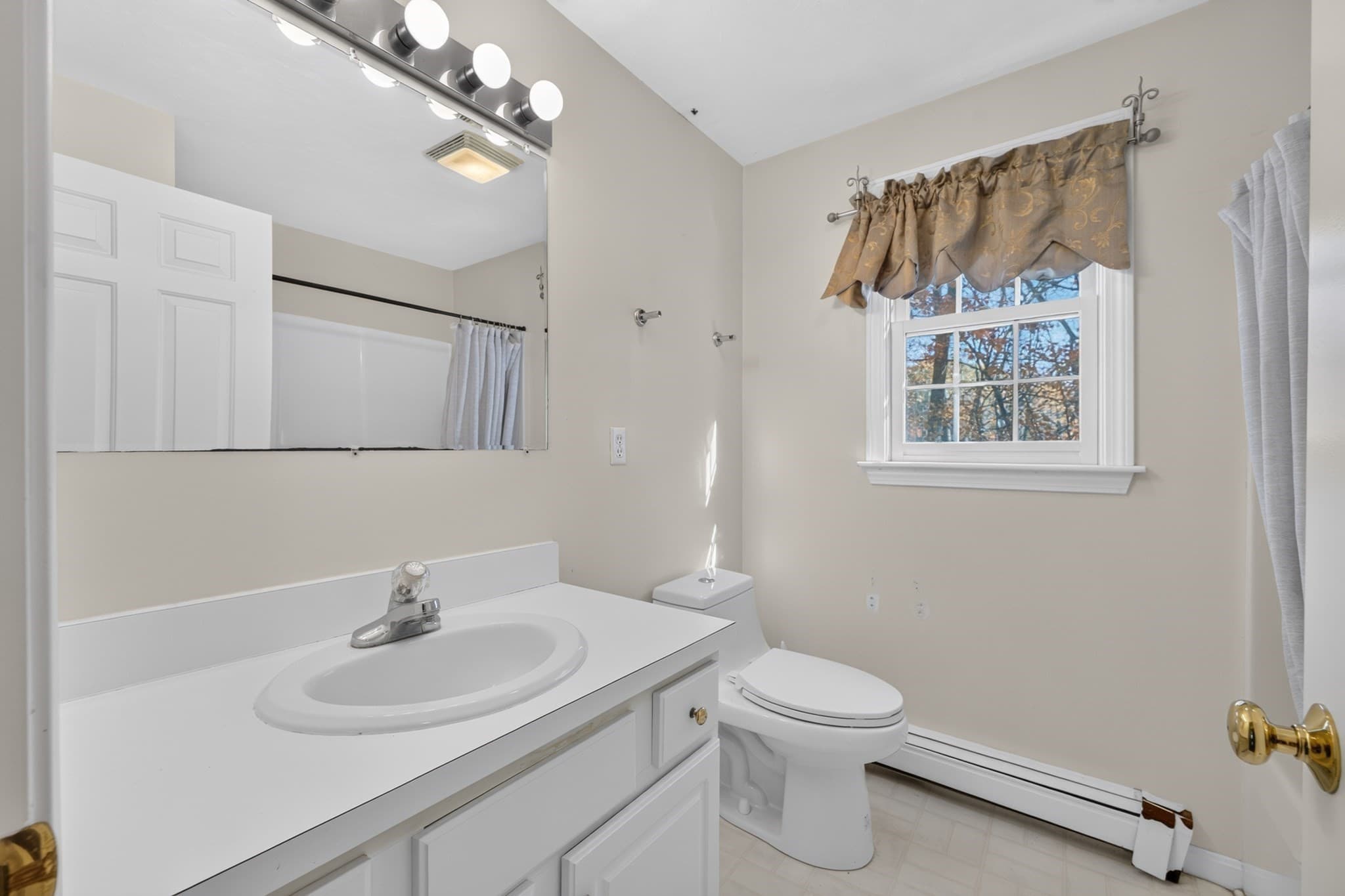Single Family Residence at 9 Arbor Drive, Shrewsbury MA 01545, photo 18 of 31