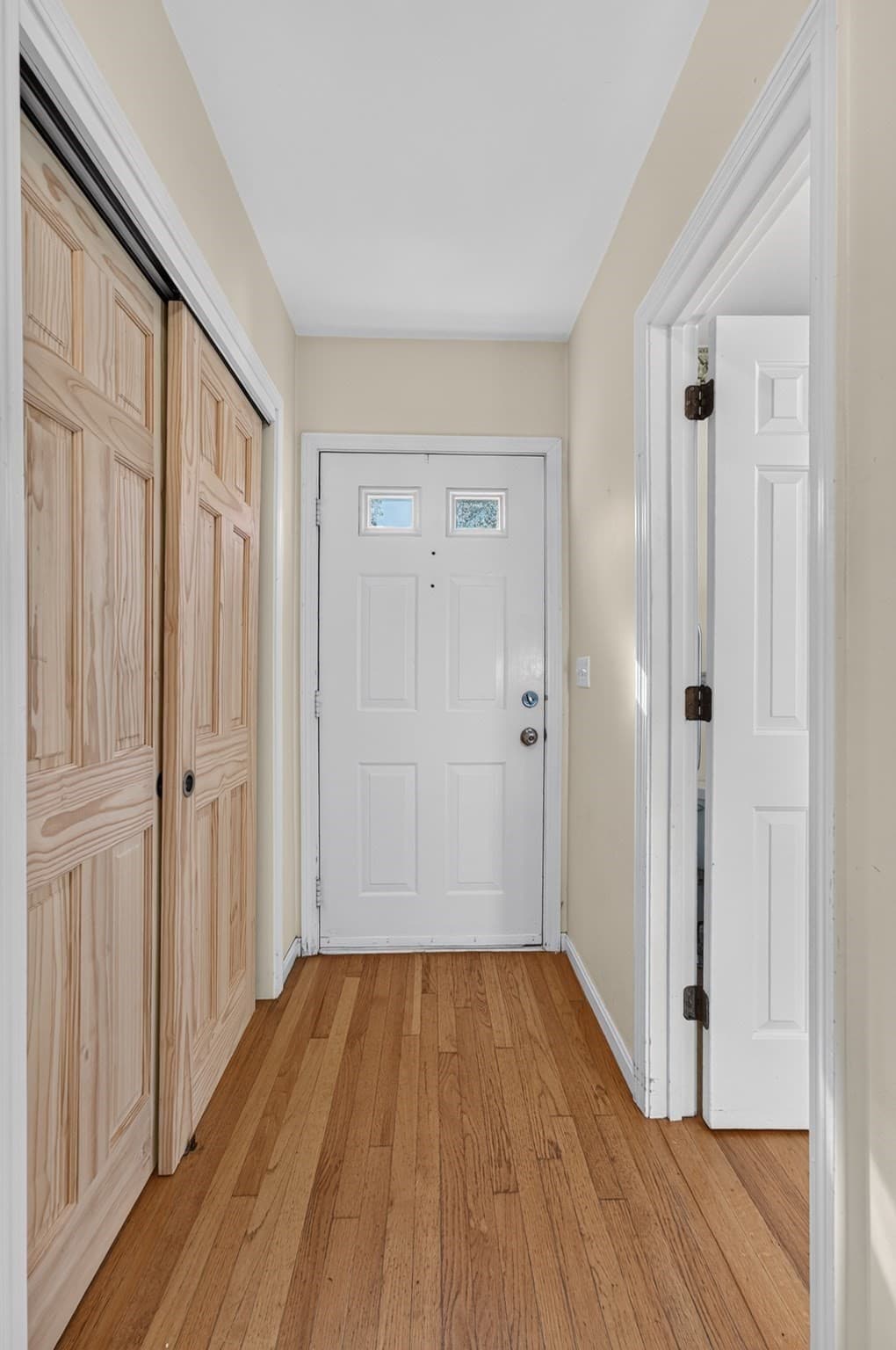 Single Family Residence at 9 Arbor Drive, Shrewsbury MA 01545, photo 15 of 31
